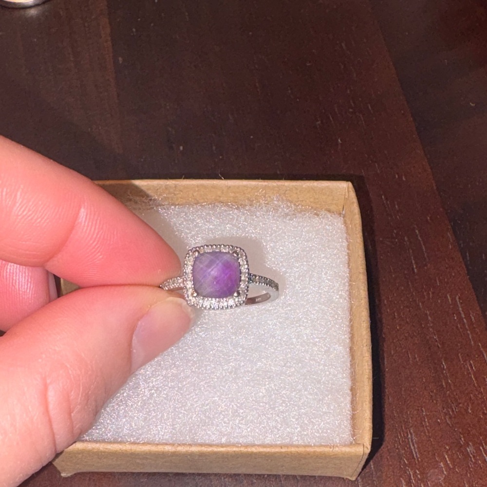 10k Rogers and Hollands Purple Amethyst Gemstone Ring